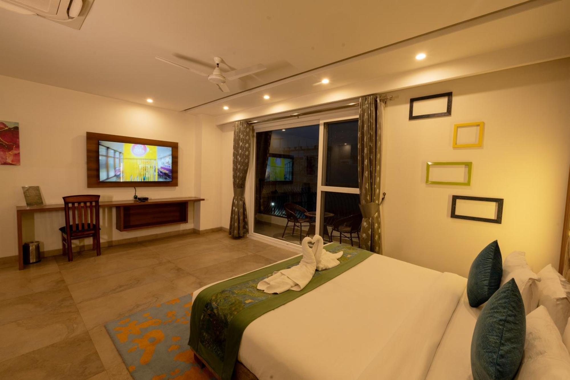 Holywater Hotel By Ganga Kinare #150 Mts From Ganga Ghat Ришикеш Экстерьер фото