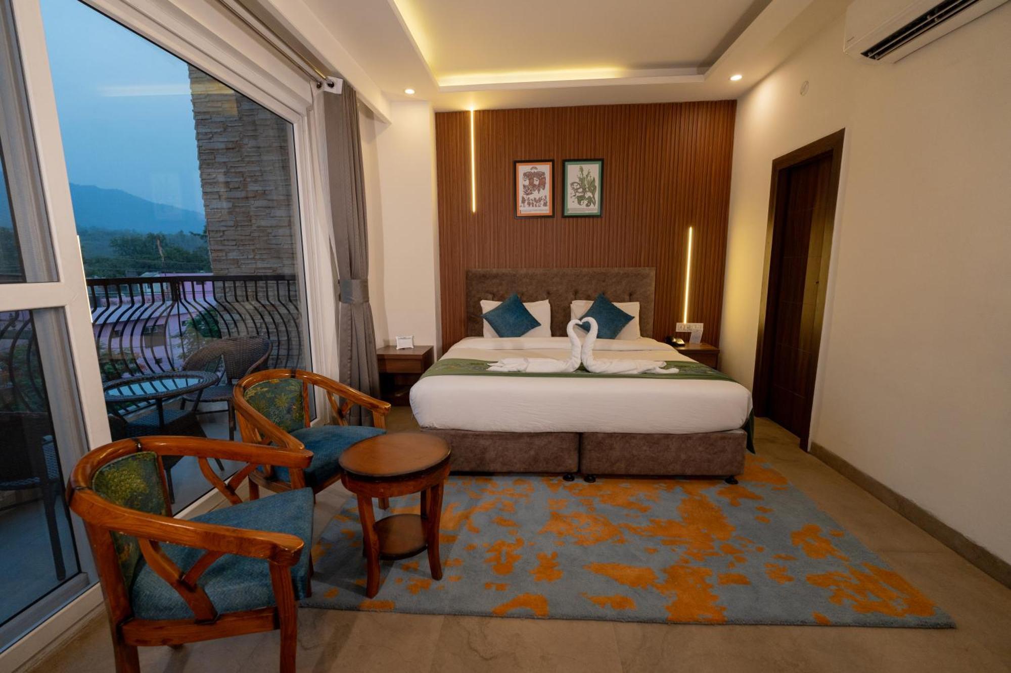 Holywater Hotel By Ganga Kinare #150 Mts From Ganga Ghat Ришикеш Экстерьер фото
