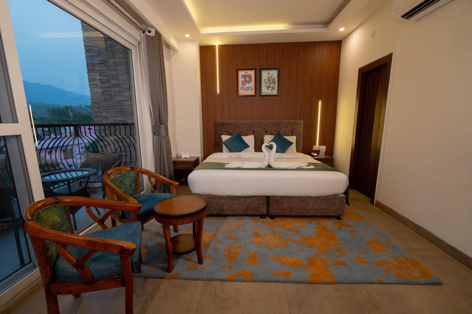 Holywater Hotel By Ganga Kinare #150 Mts From Ganga Ghat Ришикеш Экстерьер фото